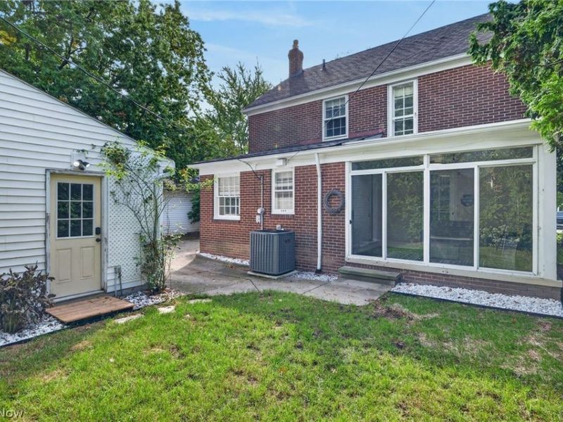 17318 Daleview Drive, Lakewood, OH 44107 Photo 4