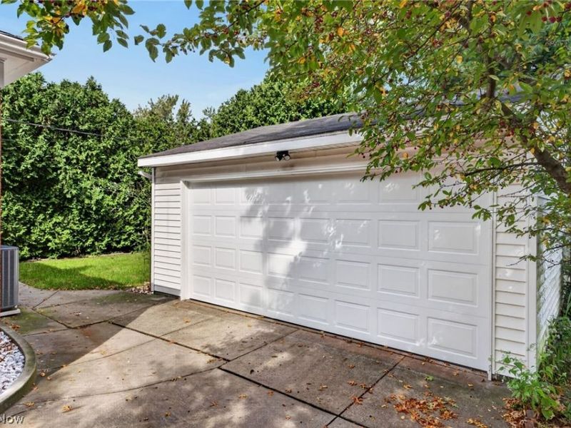 17318 Daleview Drive, Lakewood, OH 44107 Photo 5