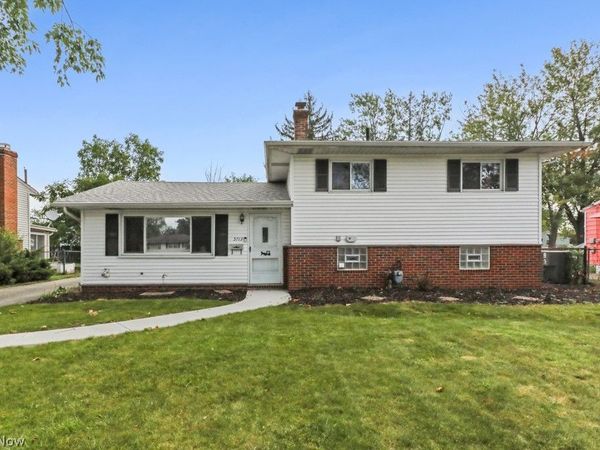 5713 Vickie Lane, Bedford Heights, OH 44146