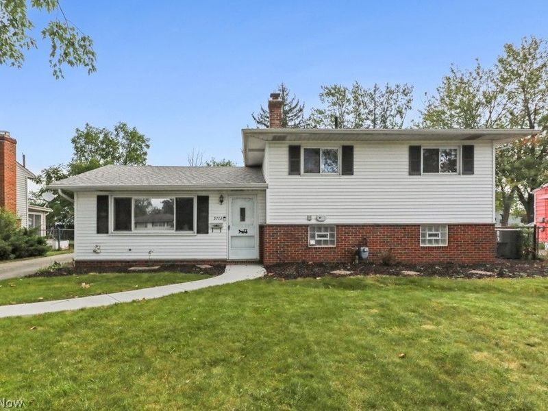 5713 Vickie Lane, Bedford Heights, OH 44146 Photo 1