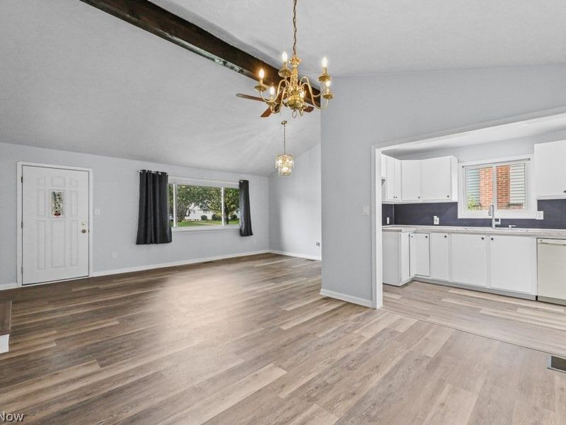 5713 Vickie Lane, Bedford Heights, OH 44146 Photo 8