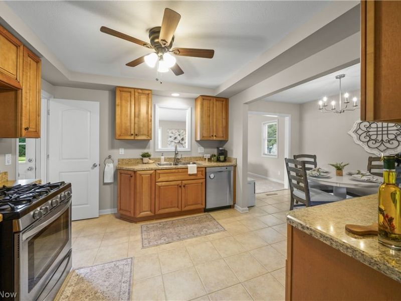 295 Cambridge Drive, Aurora, OH 44202 Photo 7