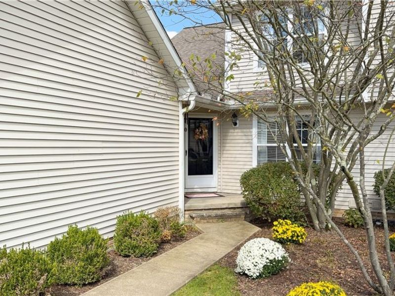 340 Blair Circle, Aurora, OH 44202 Photo 2