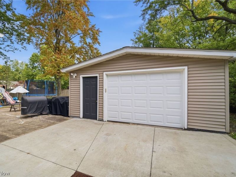 6665 Pinetree Drive, Mentor, OH 44060 Photo 12
