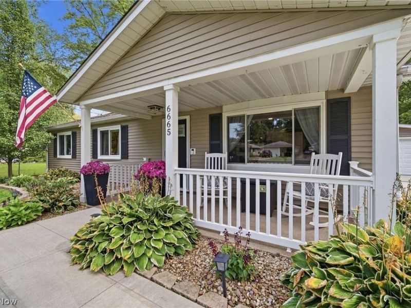6665 Pinetree Drive, Mentor, OH 44060 Photo 2