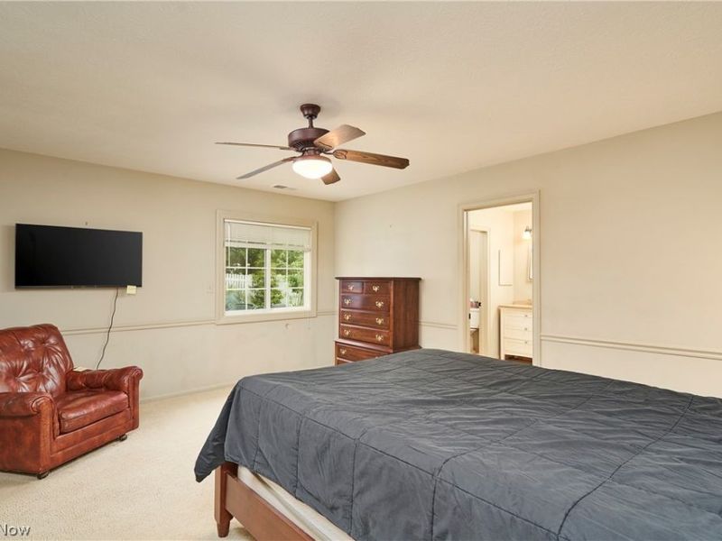910 Wellsley Lane, Akron, OH 44313 Photo 7
