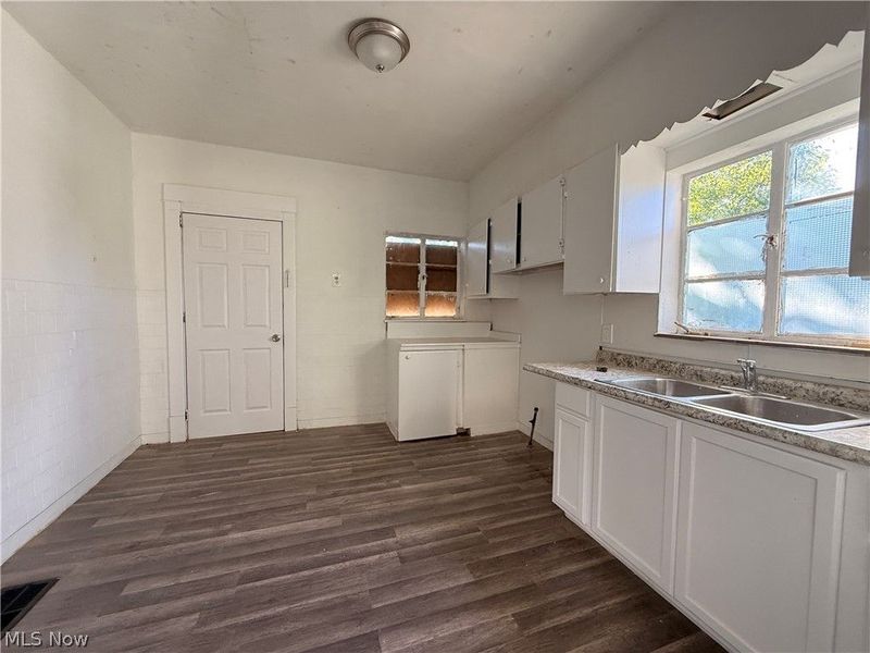 12344 Ashbury Avenue, Cleveland, OH 44106 Photo 8