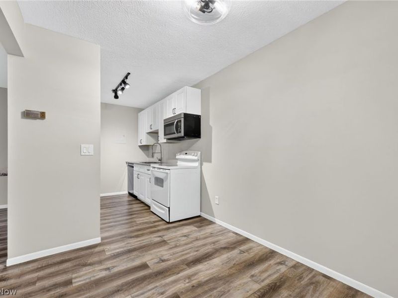 1460 Cedarwood Drive, Unit 23G, Westlake, OH 44145 Photo 14