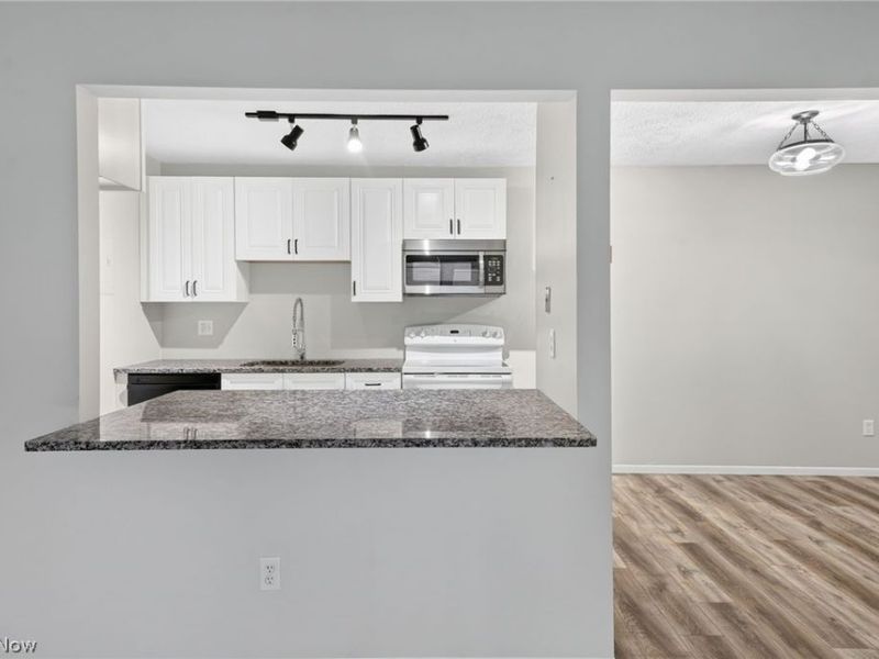 1460 Cedarwood Drive, Unit 23G, Westlake, OH 44145 Photo 6