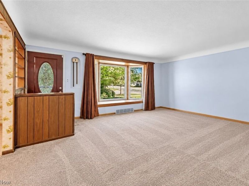 6009 Biddulph Road, Brooklyn, OH 44144 Photo 4