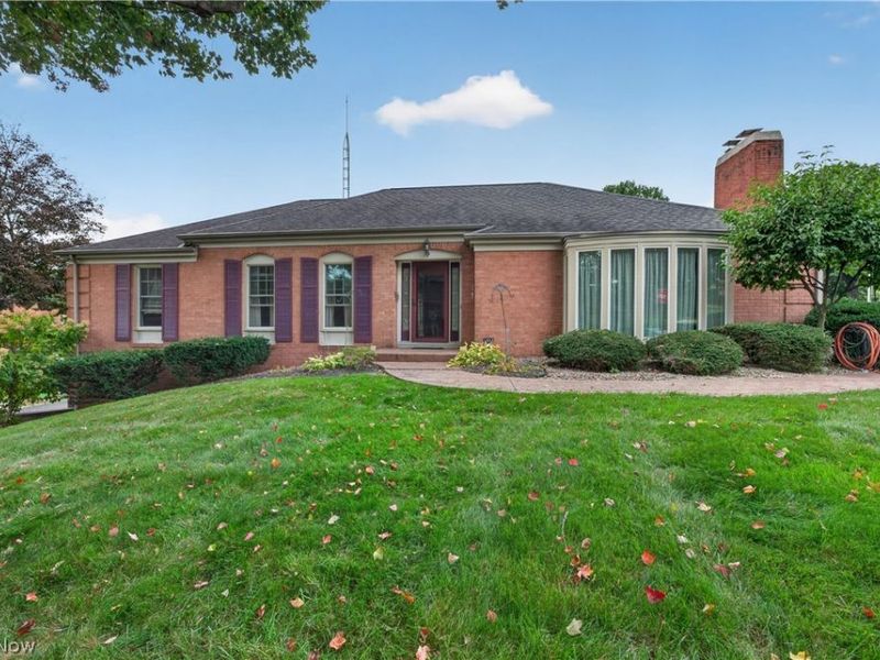 1443 Wilkshire Circle SW, North Canton, OH 44720 Photo 1