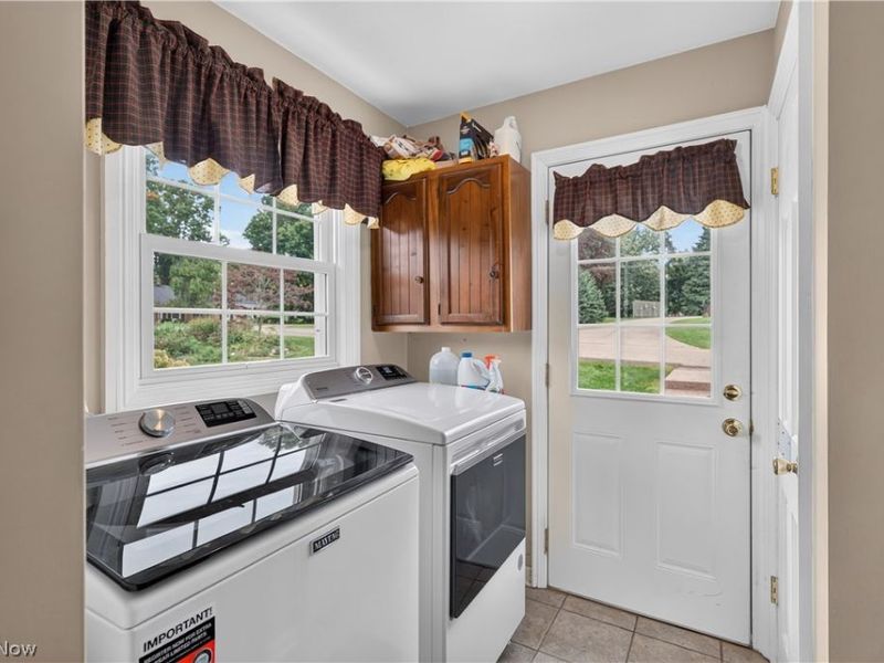1443 Wilkshire Circle SW, North Canton, OH 44720 Photo 17