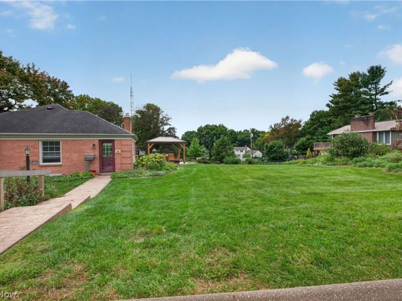 1443 Wilkshire Circle SW, North Canton, OH 44720 Photo 30
