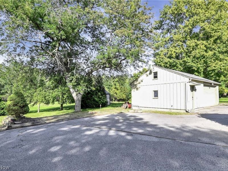 9327 Lake Shore Boulevard, Mentor, OH 44060 Photo 11