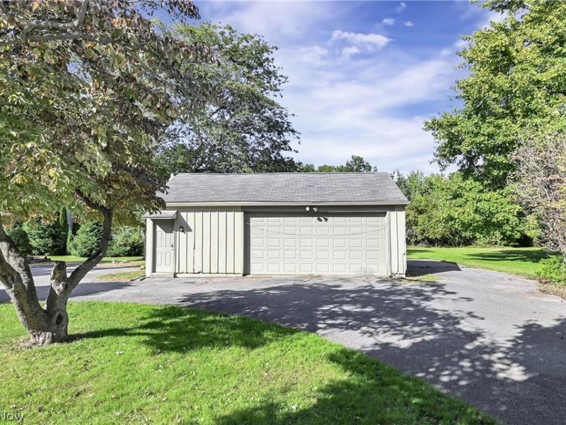 9327 Lake Shore Boulevard, Mentor, OH 44060 Photo 8