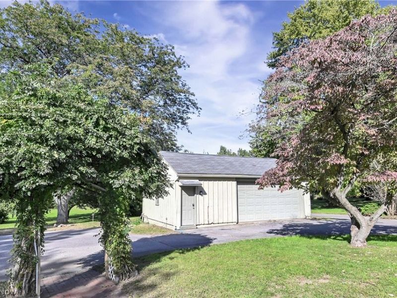 9327 Lake Shore Boulevard, Mentor, OH 44060 Photo 9