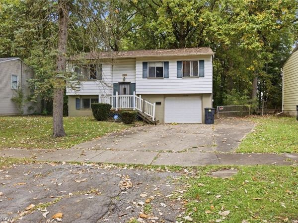 3106 Williamsburg Street NW, Warren, OH 44485