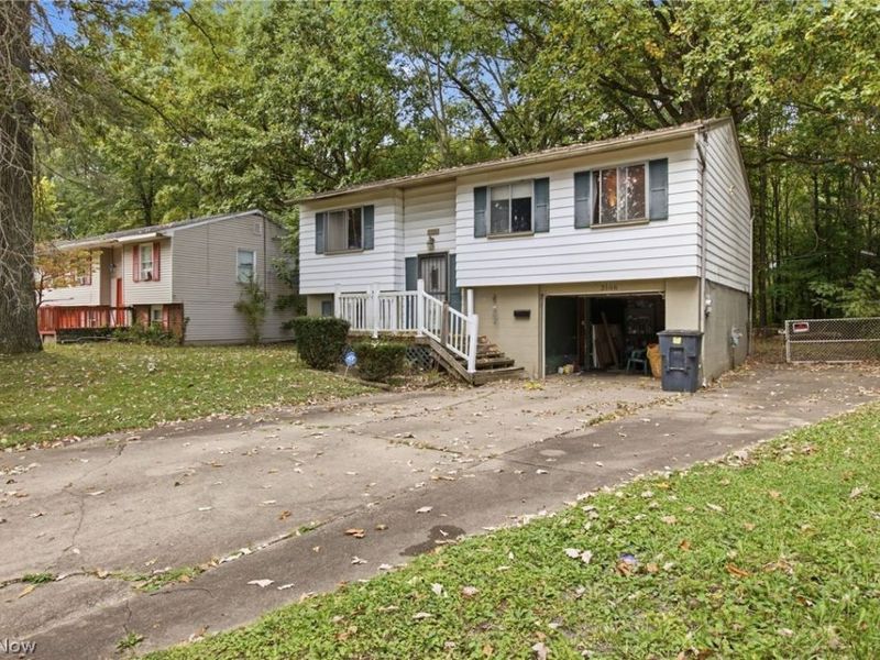 3106 Williamsburg Street NW, Warren, OH 44485 Photo 2