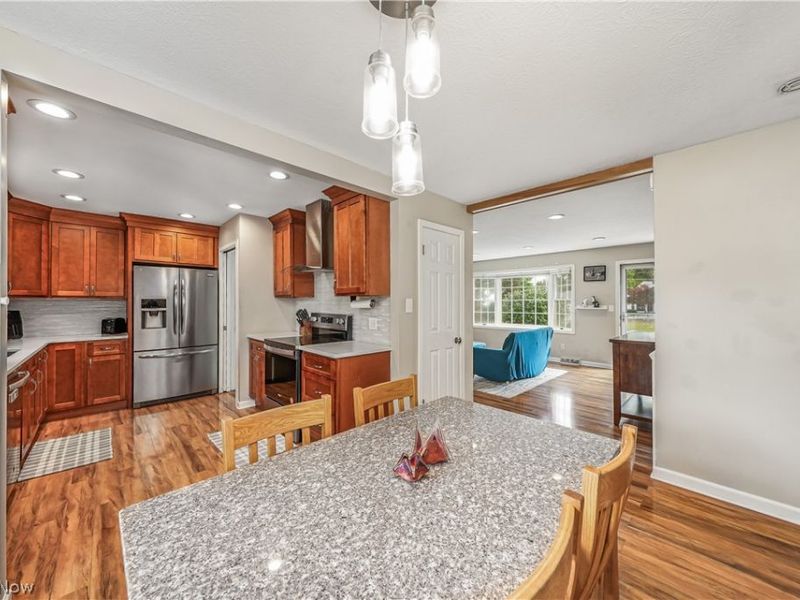 114 S Point Drive, Avon Lake, OH 44012 Photo 6