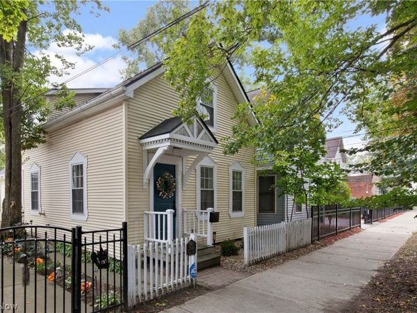 2581 W 11th Street, Cleveland, OH 44113