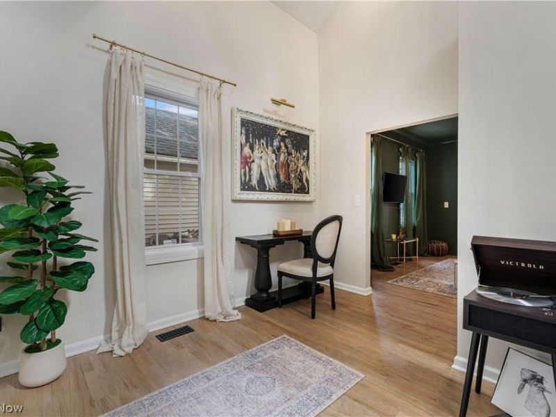 2581 W 11th Street, Cleveland, OH 44113 Photo 10