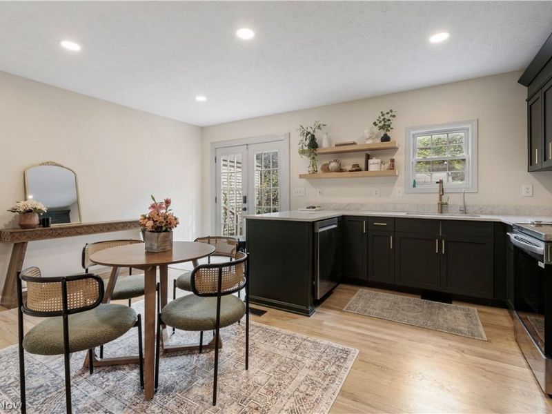2581 W 11th Street, Cleveland, OH 44113 Photo 22
