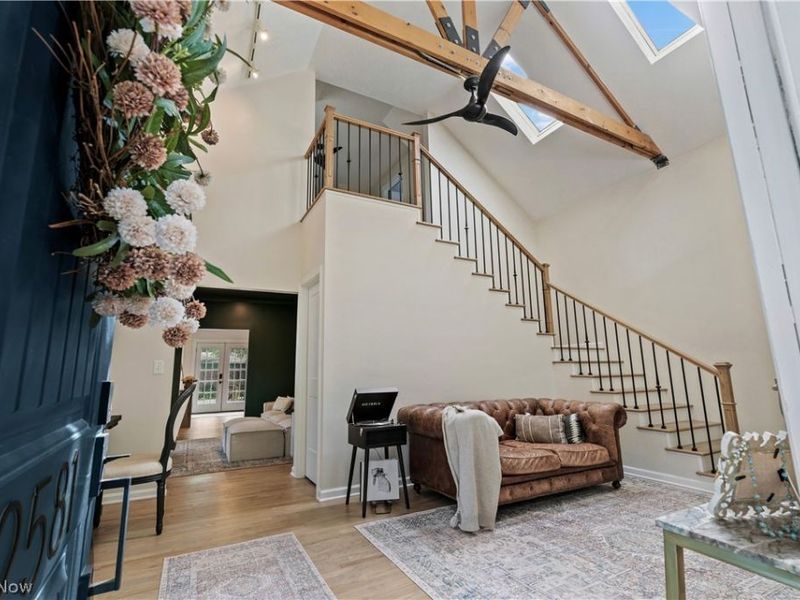 2581 W 11th Street, Cleveland, OH 44113 Photo 4
