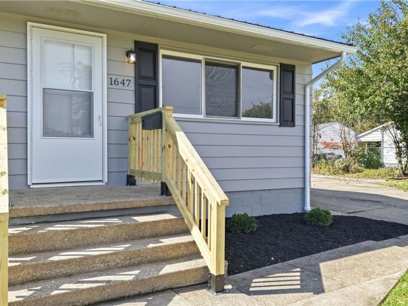1647 Southern Boulevard NW, Warren, OH 44485 Photo 3
