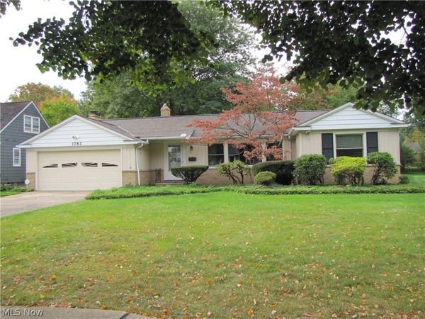 1782 Kenton Circle, Lyndhurst, OH 44124