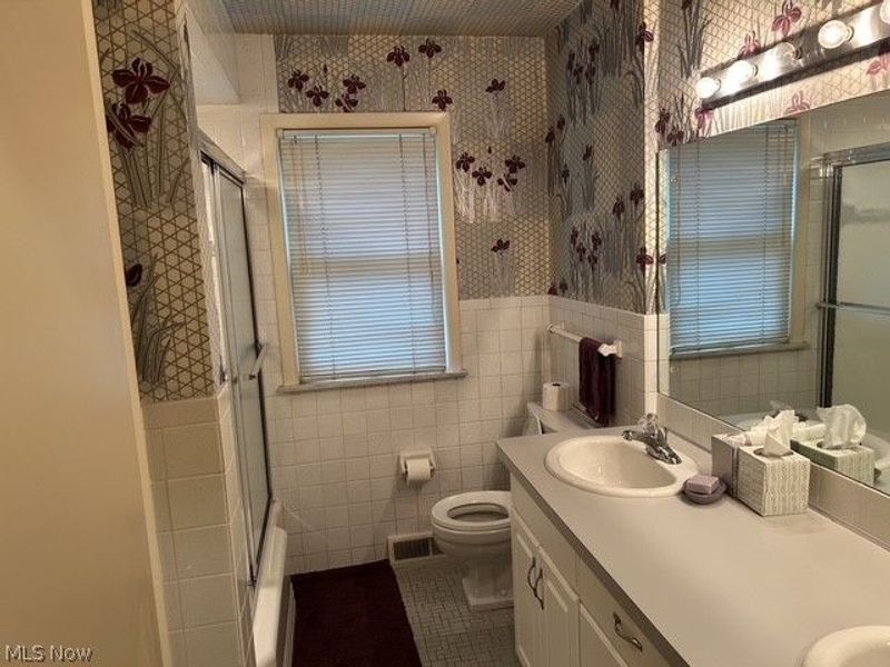 1782 Kenton Circle, Lyndhurst, OH 44124 Photo 15