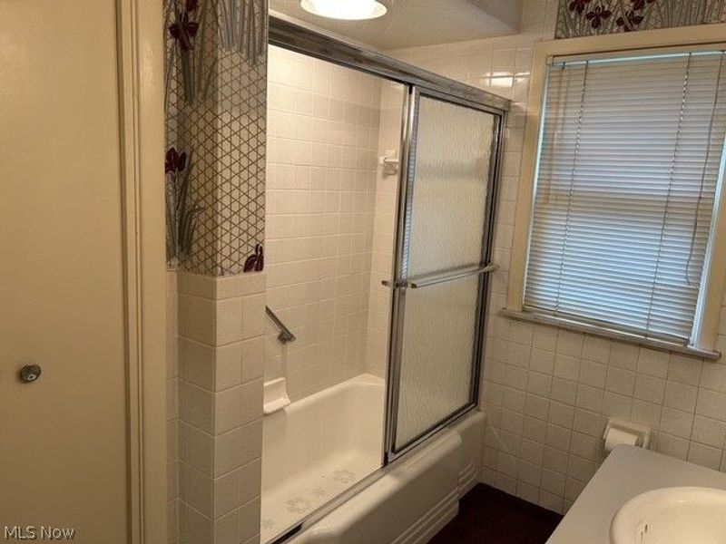 1782 Kenton Circle, Lyndhurst, OH 44124 Photo 16