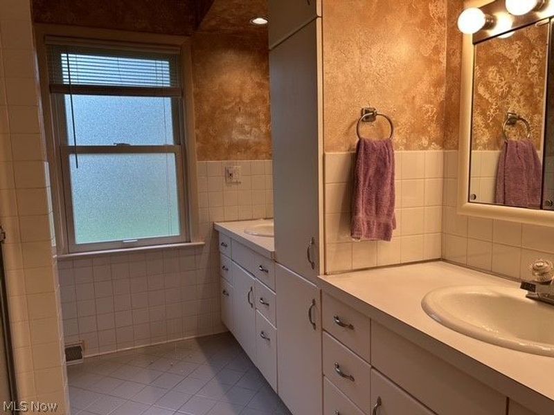 1782 Kenton Circle, Lyndhurst, OH 44124 Photo 25