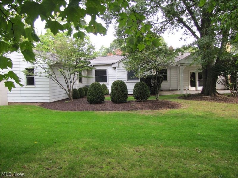 1782 Kenton Circle, Lyndhurst, OH 44124 Photo 5