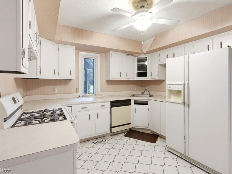12402 Padua Drive E, North Royalton, OH 44133 Photo 10