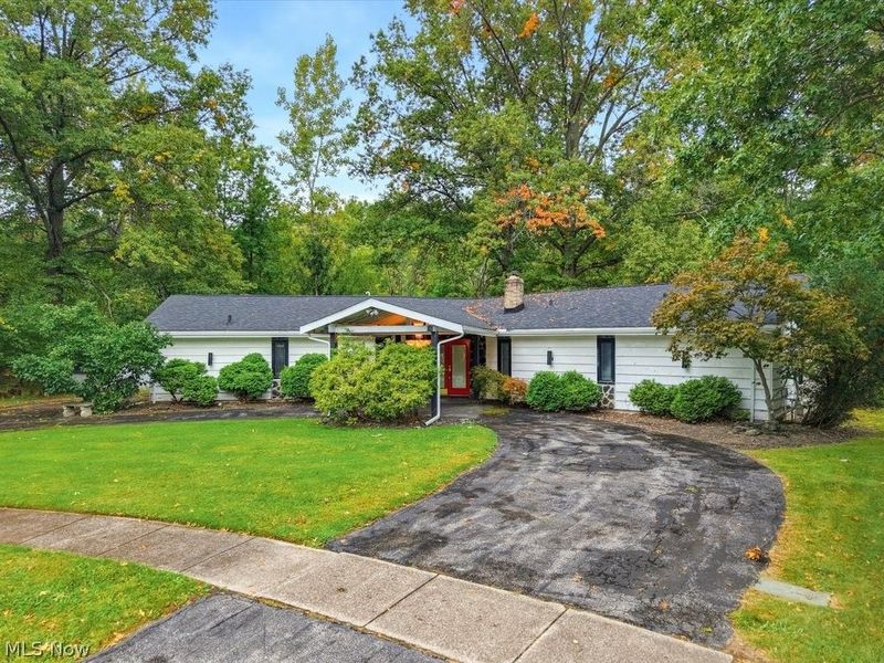 12402 Padua Drive E, North Royalton, OH 44133 Photo 2