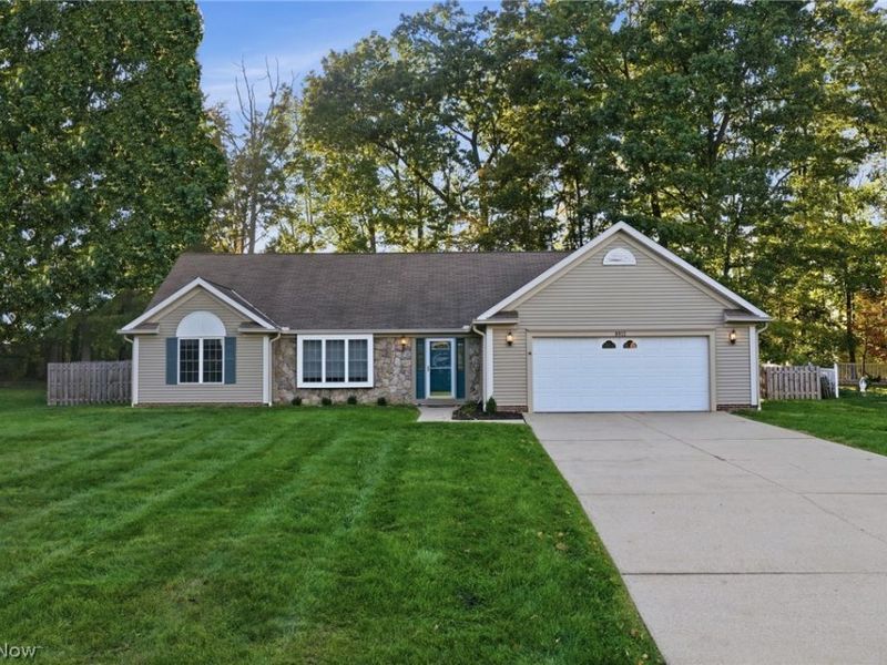 8912 Isabelle Lane, Macedonia, OH 44056 Photo 2