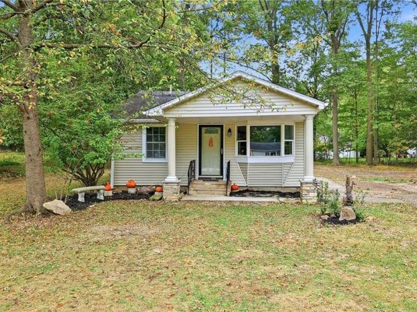 1613 Lillian Road , Stow, OH 44224