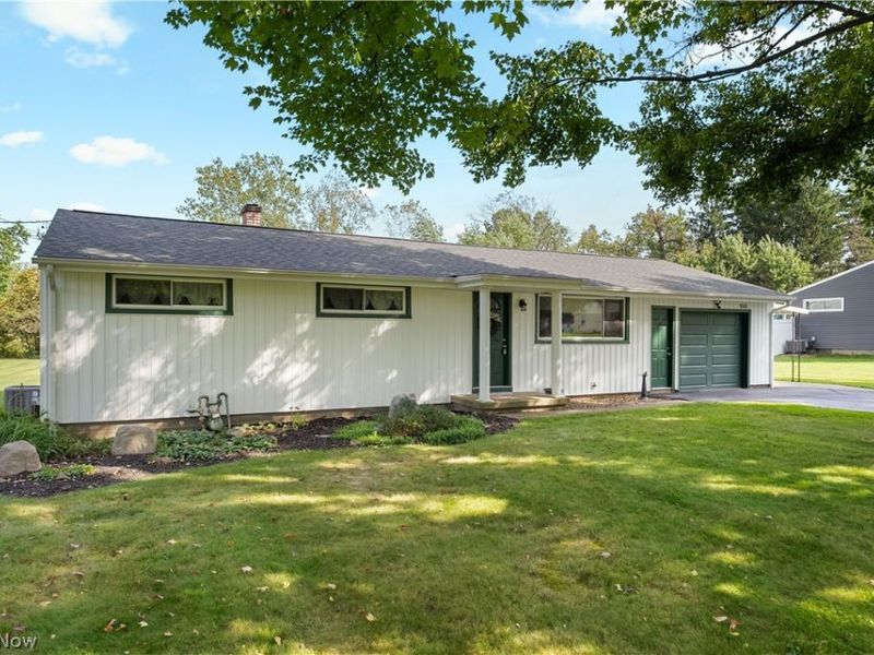 10606 Wilma Avenue NE, Alliance, OH 44601 Photo 1
