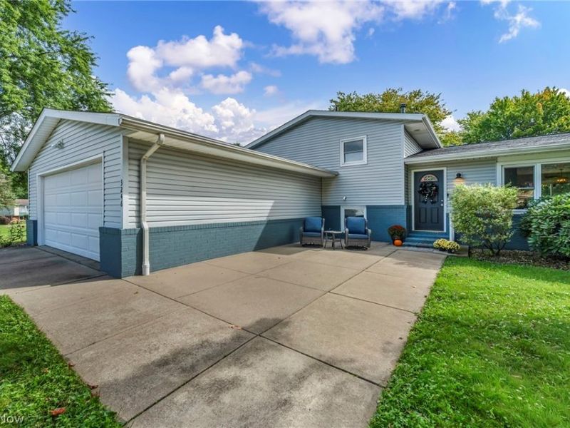 3246 Woodington Avenue SW, Canton, OH 44706 Photo 2