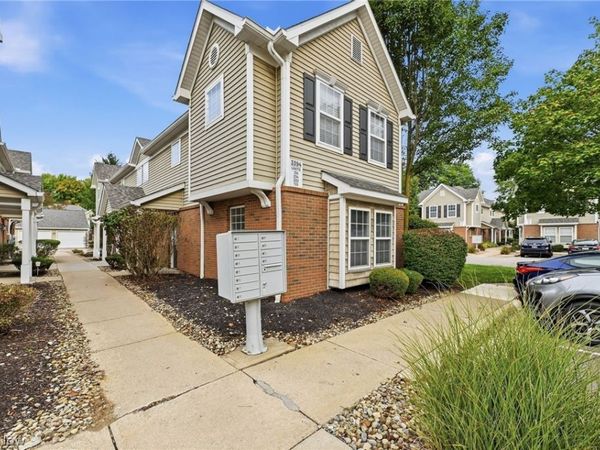3394 Lenox Village Drive, Unit 134, Fairlawn, OH 44333