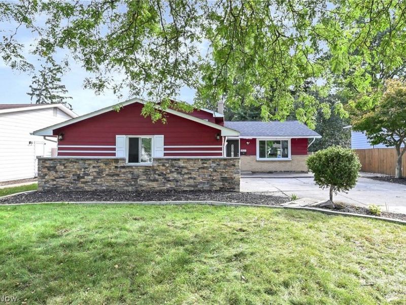3637 Hunter Drive, North Olmsted, OH 44070 Photo 1