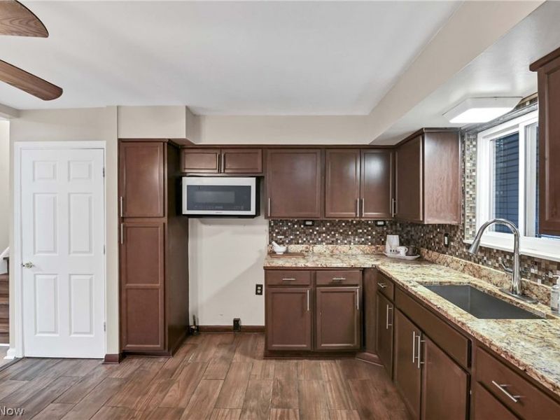 3637 Hunter Drive, North Olmsted, OH 44070 Photo 16