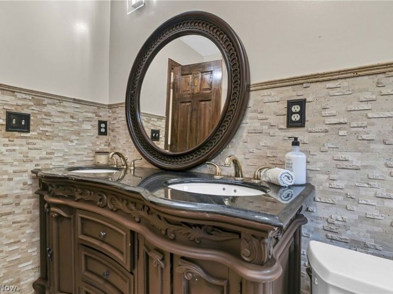 3637 Hunter Drive, North Olmsted, OH 44070 Photo 21