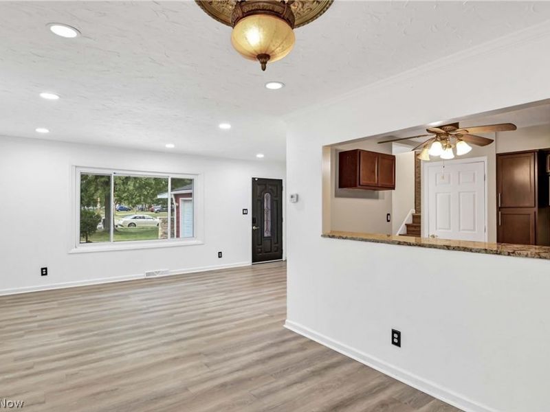 3637 Hunter Drive, North Olmsted, OH 44070 Photo 4