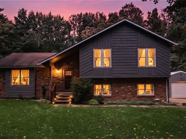 12945 Chamberlain Road, Aurora, OH 44202