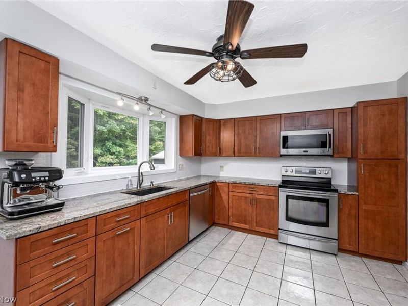 12945 Chamberlain Road, Aurora, OH 44202 Photo 10