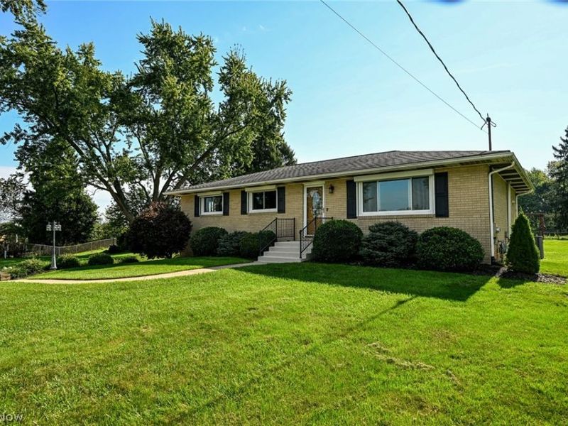 1420 Whitehall Drive, Mogadore, OH 44260 Photo 3
