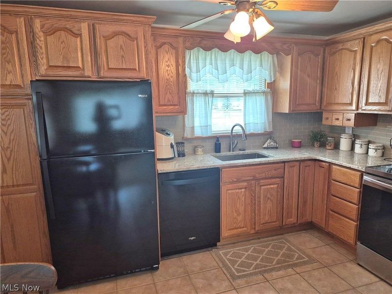 4546 N Leavitt Road NW, Warren, OH 44485 Photo 12