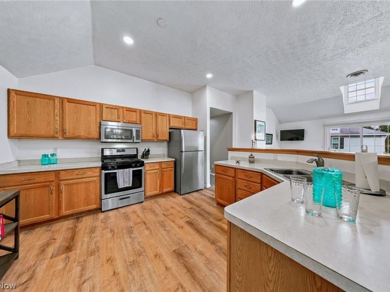 23453 Grist Mill Court, Unit 4, Olmsted Falls, OH 44138 Photo 11