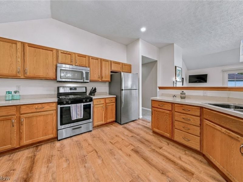 23453 Grist Mill Court, Unit 4, Olmsted Falls, OH 44138 Photo 13